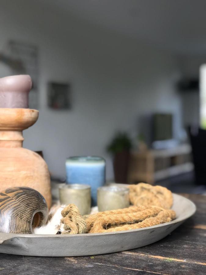 Slapen in een voormalig klaslokaal Zonnemaire Buitenkant foto