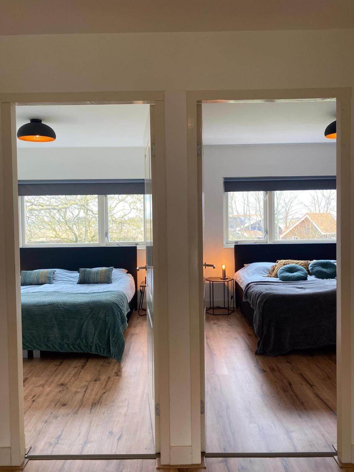 Slapen in een voormalig klaslokaal Zonnemaire Buitenkant foto